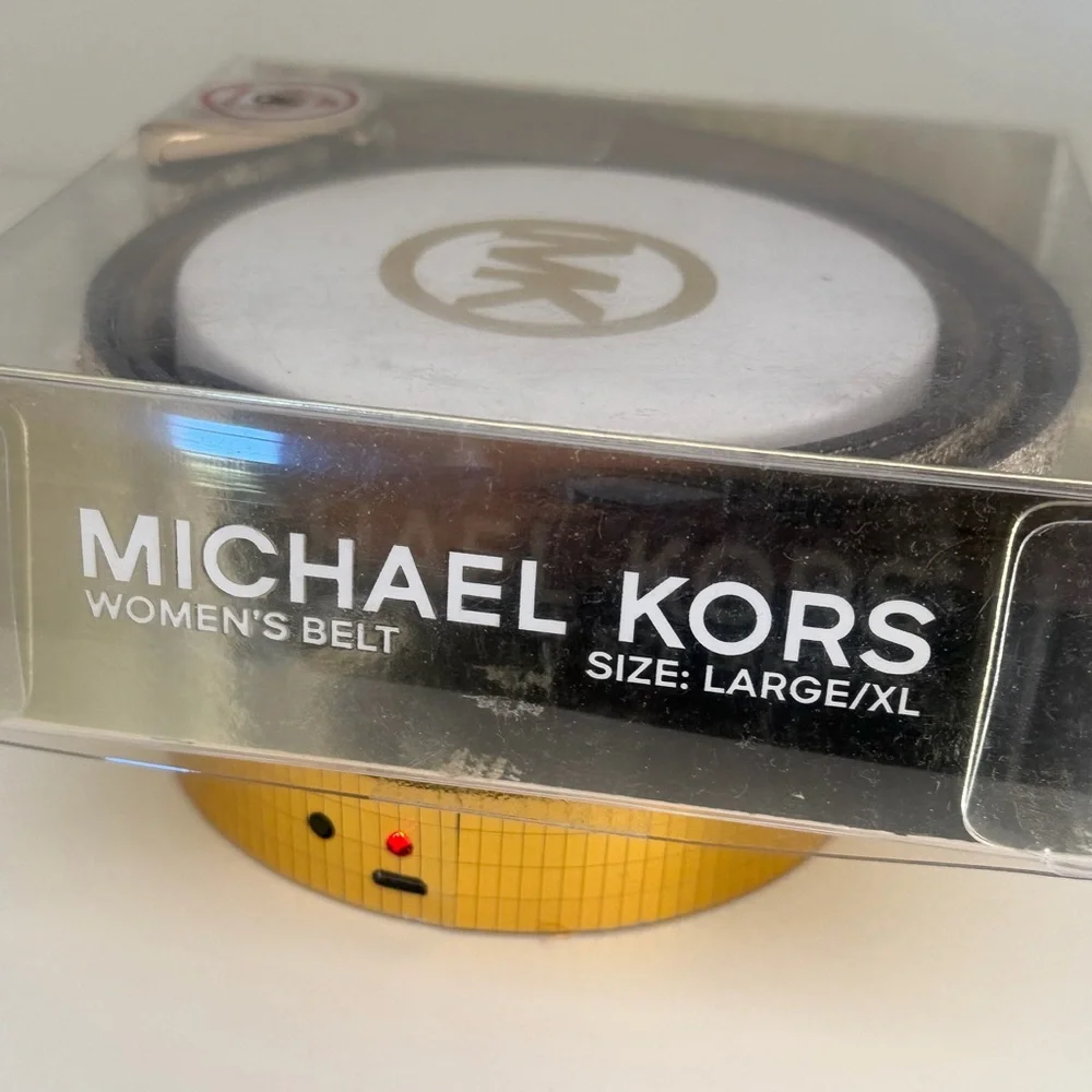 MICHAEL KORS MK LOGO VANILLA BELT W/GOLDTONE MK LOGO BUCKLE  L/XL IN GIFT BOX